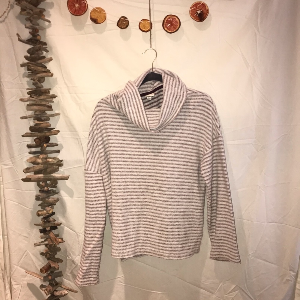 Turtle neck sweater